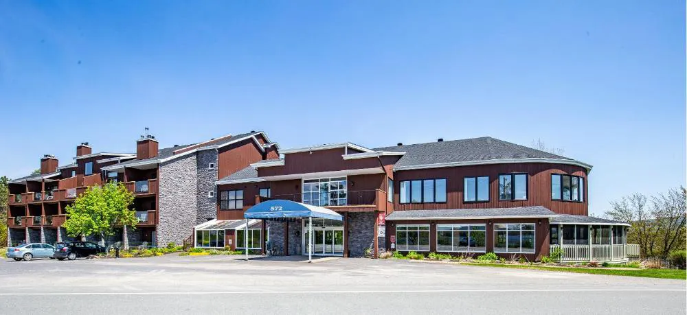 Hotel Lac Brome hotel hero