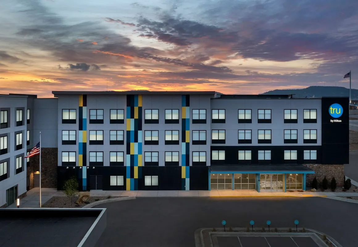 Tru by Hilton Rapid City Rushmore hotel hero