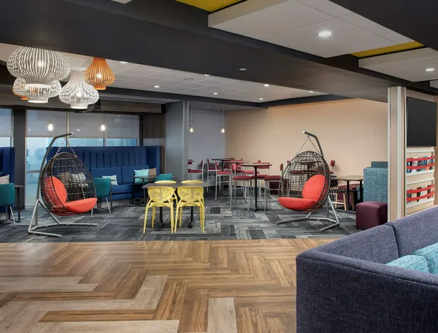 Tru by Hilton Rapid City Rushmore hotel detail image 2