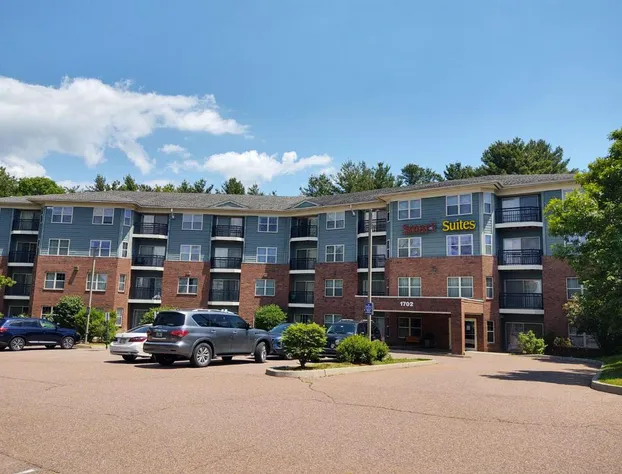 Smart Suites on the Hill hotel detail image 2