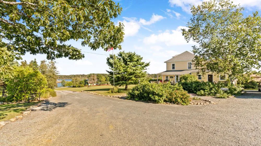 Bayview Pines Country Inn hotel hero