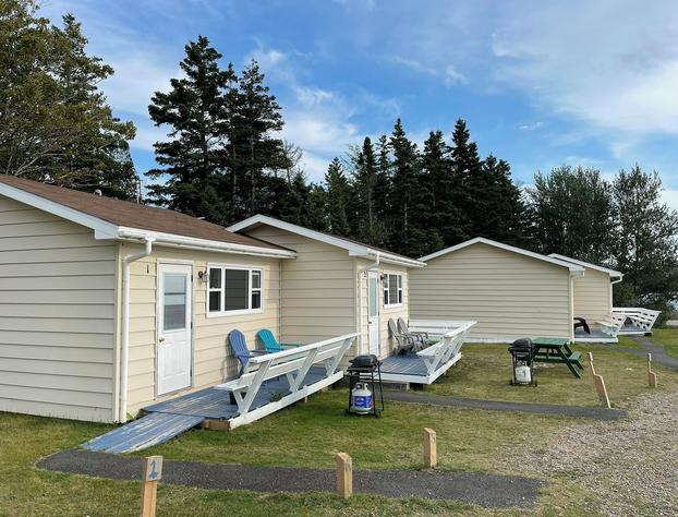 Sea Breeze Cottages And Motel hotel detail image 4