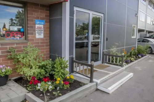 Economy Inn hotel hero