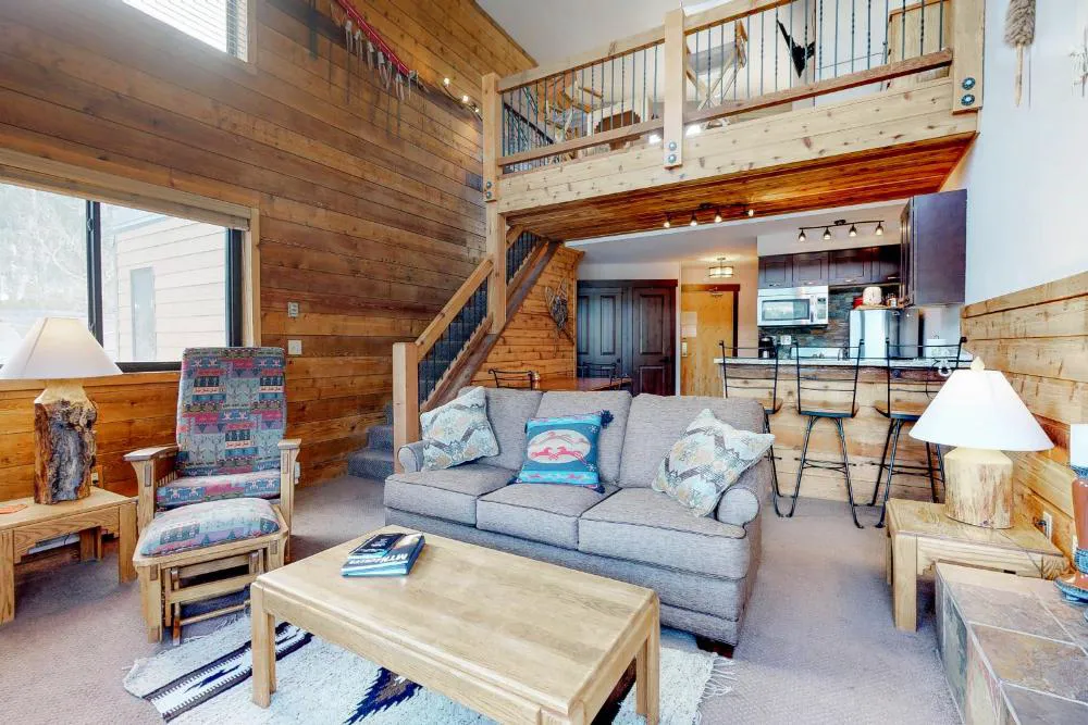 Edgewater 1445 at Lakeside Village hotel hero