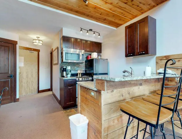 Edgewater 1445 at Lakeside Village hotel detail image 3