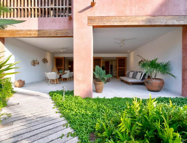 El Careyes Club & Residences hotel detail image 3