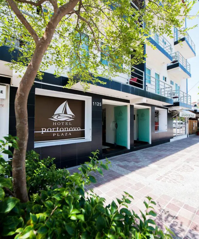 Hotel Portonovo Plaza Malecón hotel hero