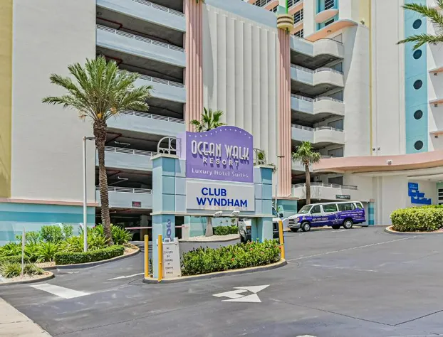 7th Floor 1 BR Resort Condo Direct Oceanfront Wyndham Ocean Walk Daytona Funland 703 hotel detail image 3
