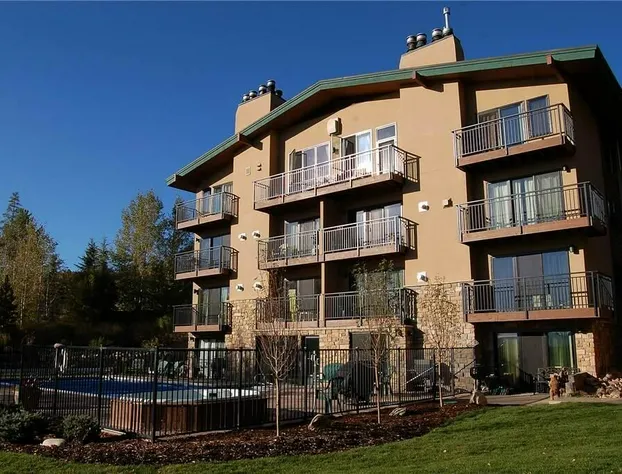 Scandinavian Lodge And Condominiums by Pioneer Ridge Mgmt hotel detail image 3