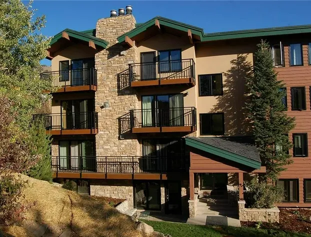 Scandinavian Lodge And Condominiums by Pioneer Ridge Mgmt hotel detail image 4