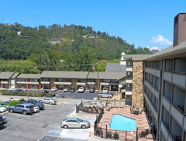 Howard Johnson by Wyndham Downtown Gatlinburg hotel detail image 2