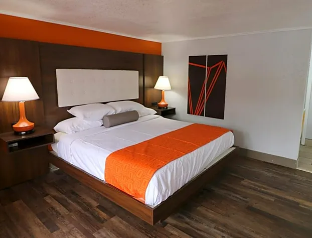 Howard Johnson by Wyndham Downtown Gatlinburg hotel detail image 4