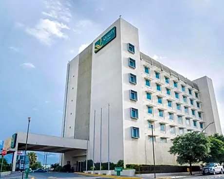 Quality Inn Monterrey La Fe hotel hero