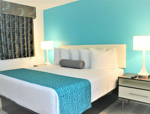 Howard Johnson Suites by Wyndham San Diego Chula Vista/BayFt hotel detail image 4