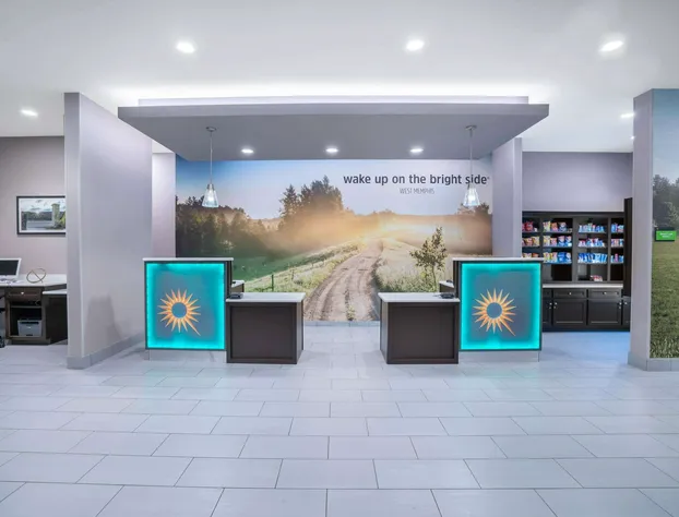 La Quinta Inn & Suites by Wyndham West Memphis hotel detail image 3