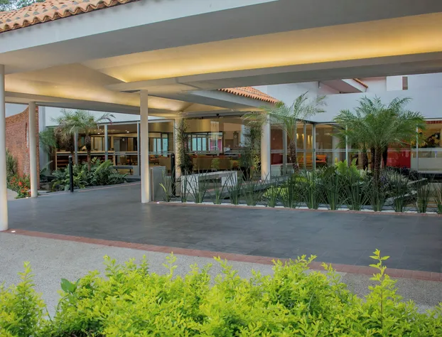 Plaza Pelicanos Club Beach Resort All Inclusive hotel detail image 1