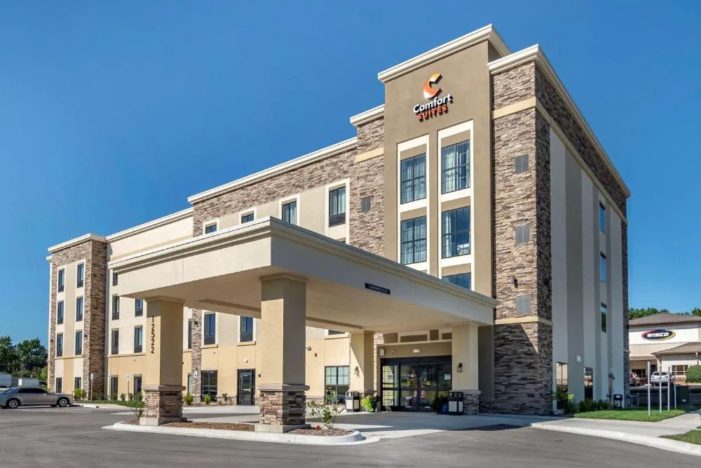 Comfort Suites Grandview - Kansas City hotel hero