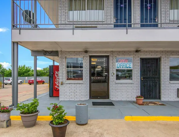 Knights Inn North Richland Hills hotel detail image 4