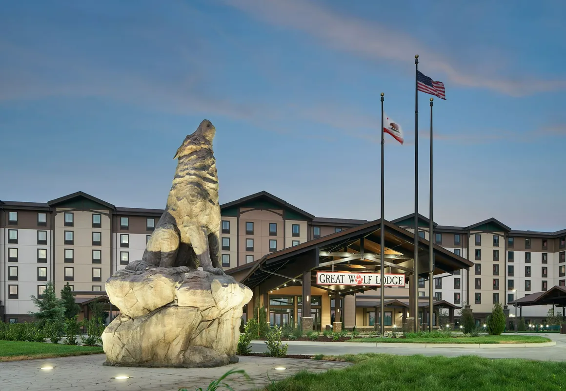 Great Wolf Lodge Manteca hotel hero