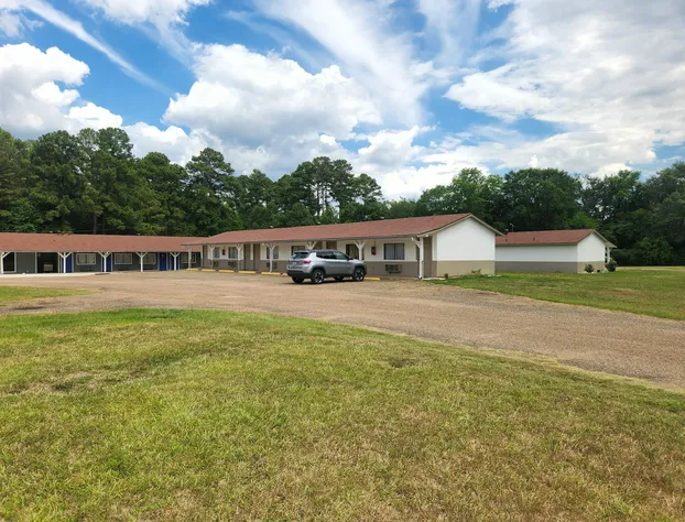 Clear lakes inn hotel detail image 1