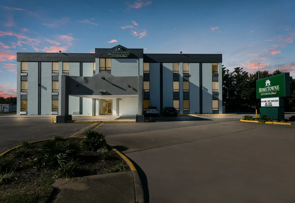 HomeTowne Studios By Red Roof Newport News – Hampton West hotel hero