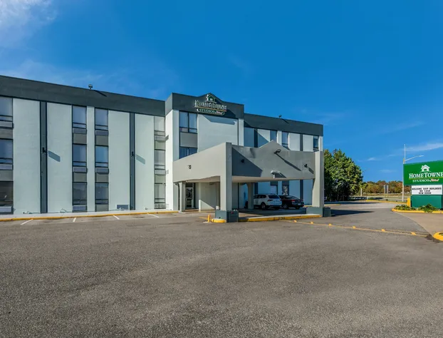 HomeTowne Studios By Red Roof Newport News – Hampton West hotel detail image 2