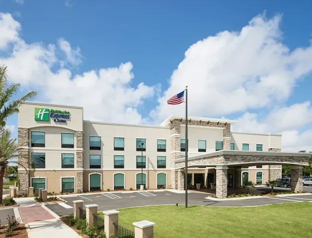 HOLIDAY INN EXPRESS & SUITES GULF BREEZE - PENSACOLA AREA by IHG hotel detail image 1