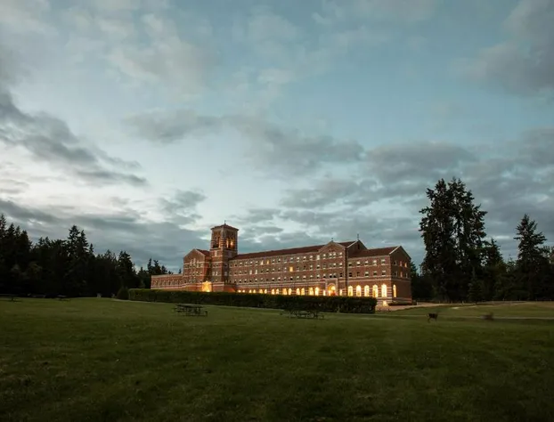 The Lodge at St Edward Park hotel detail image 1