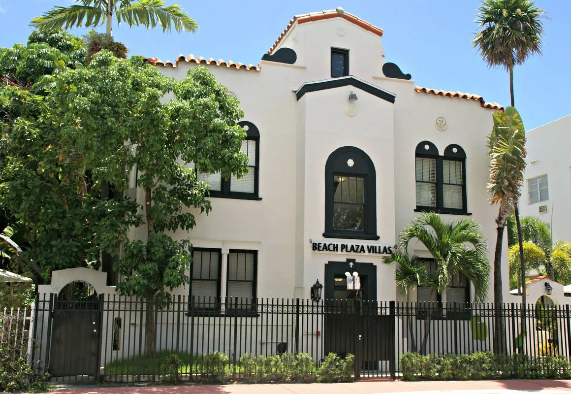 South Beach Plaza Villas hotel hero