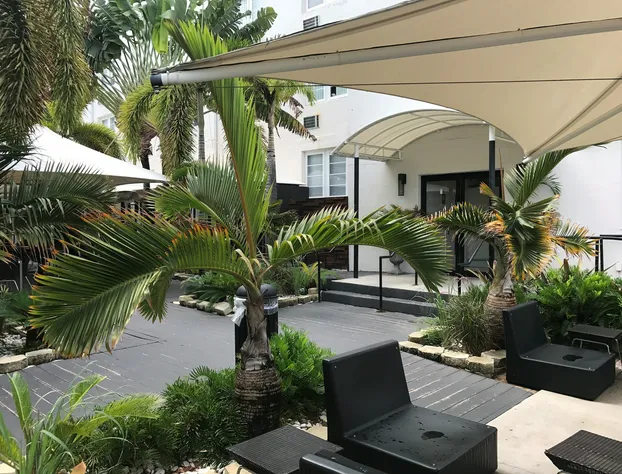 South Beach Plaza Villas hotel detail image 3