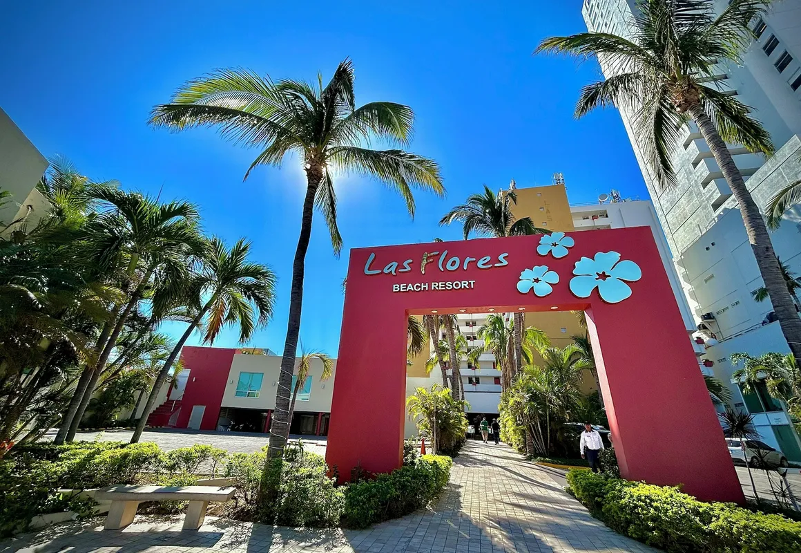 Las Flores Beach Resort hotel hero