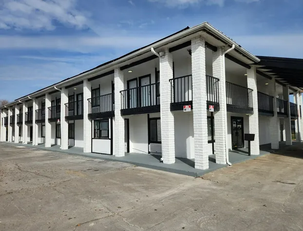 Economy Inn and Suites hotel detail image 1