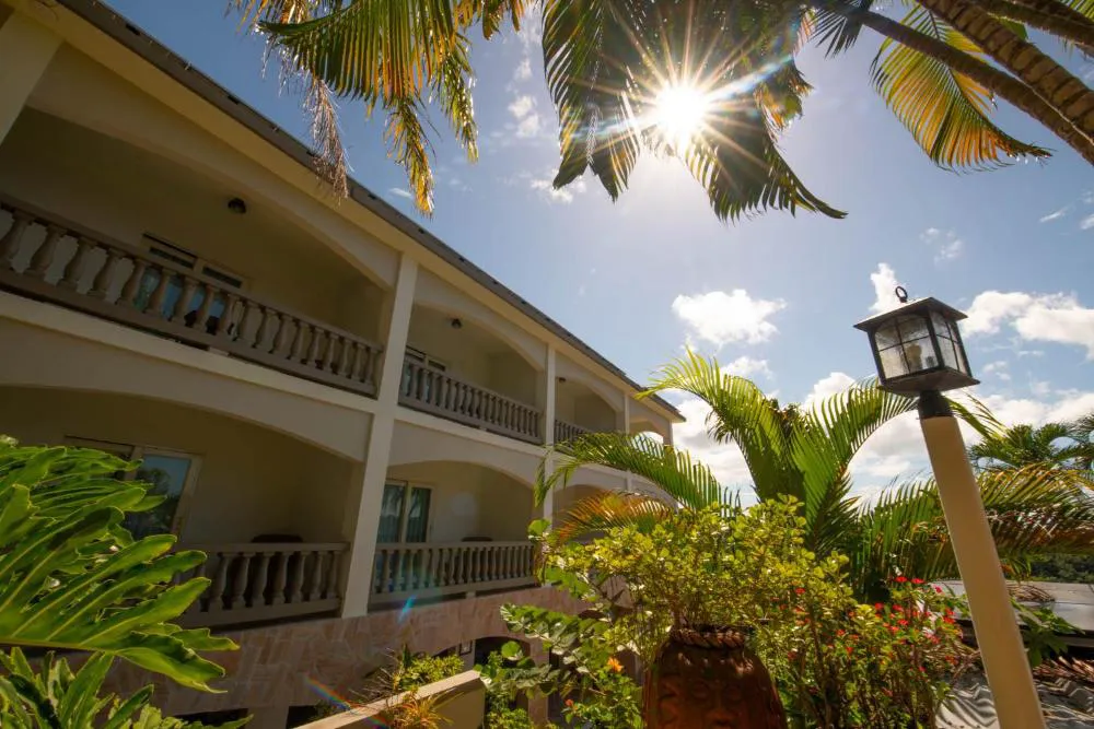 Lazy Parrot Inn hotel hero