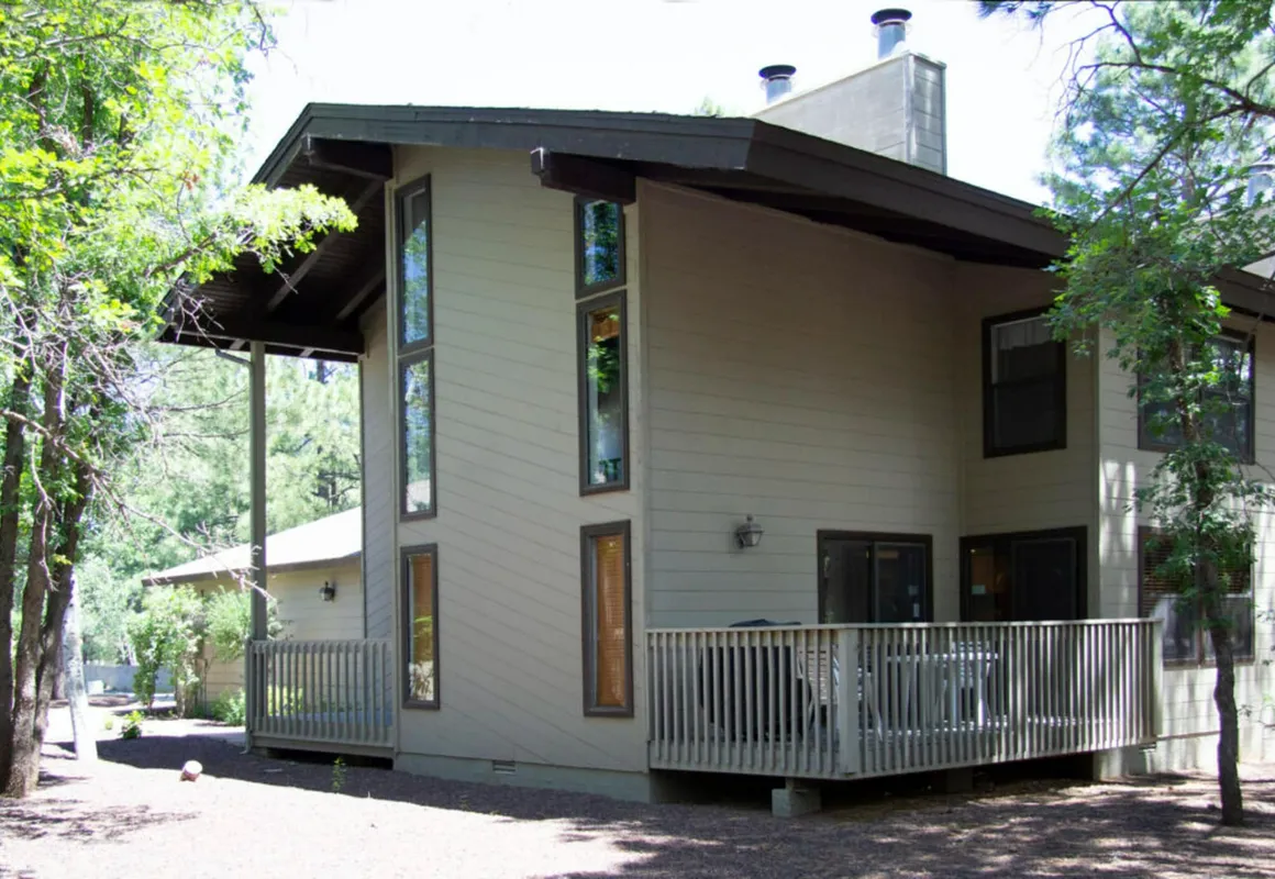 Quality Hill Resort hotel hero