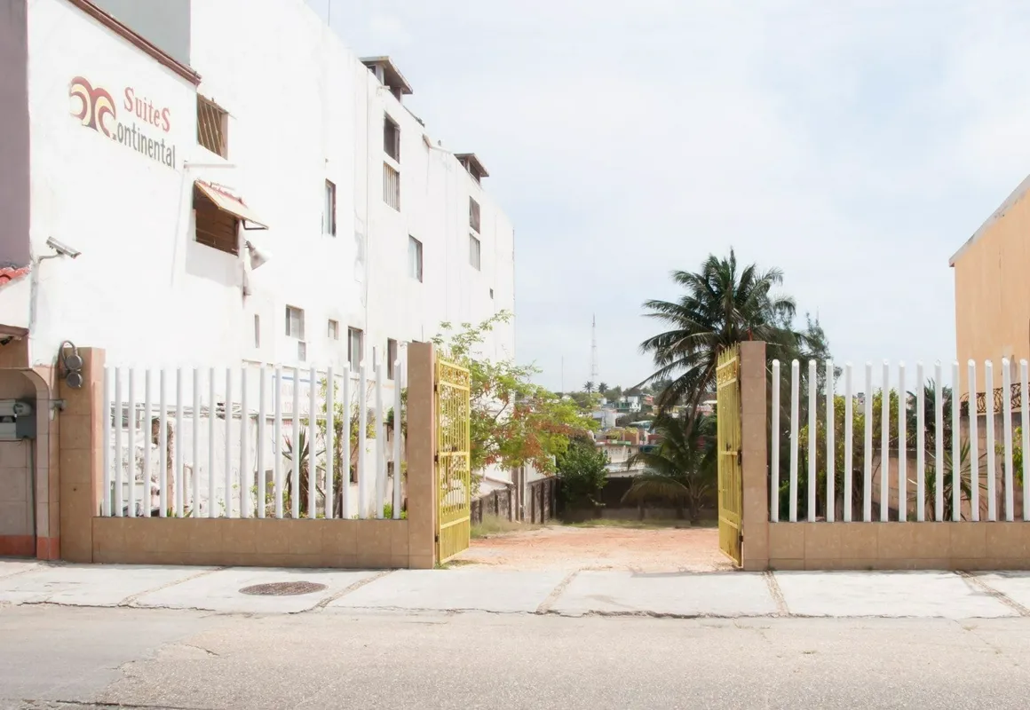 Hotel y Suites Continental hotel hero