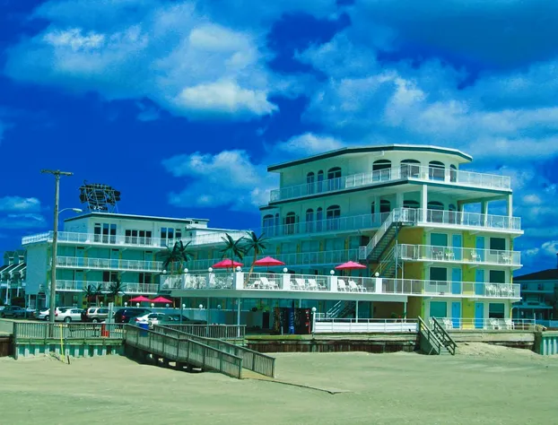 Paradise Oceanfront Resort hotel detail image 2