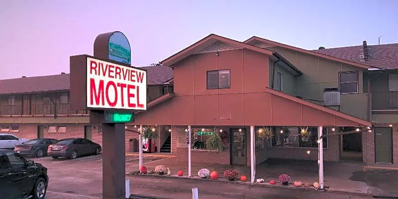 Riverview Cabins hotel hero