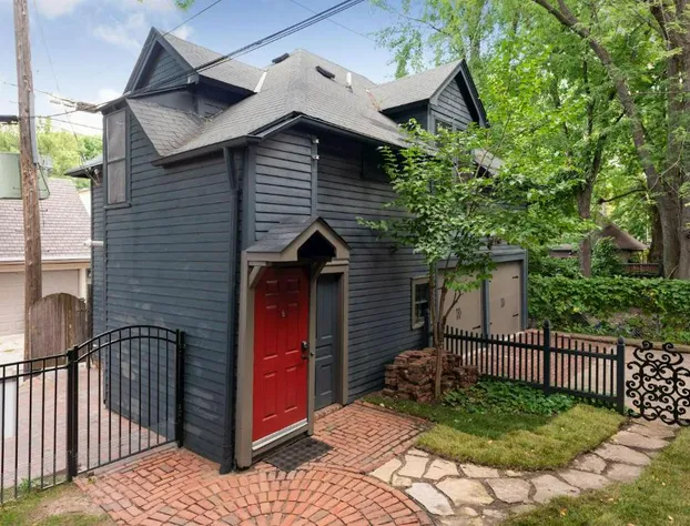 Historic District B&B hotel detail image 2