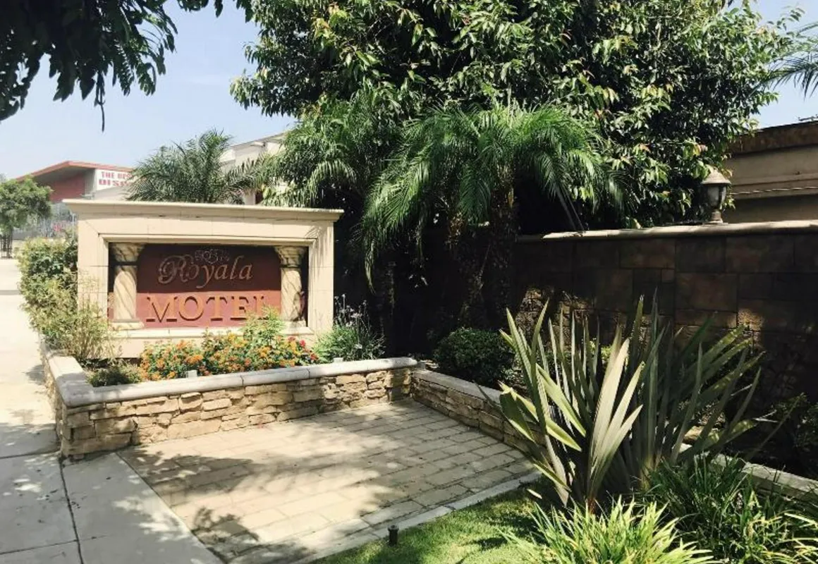 Royala Inn hotel hero