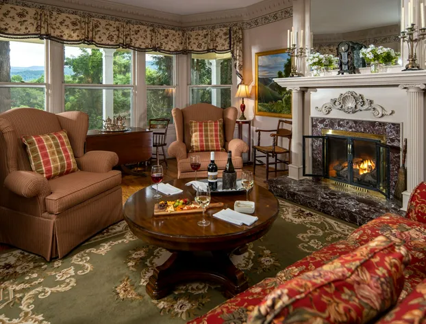 The Yellow House on Plott Creek Road hotel detail image 2