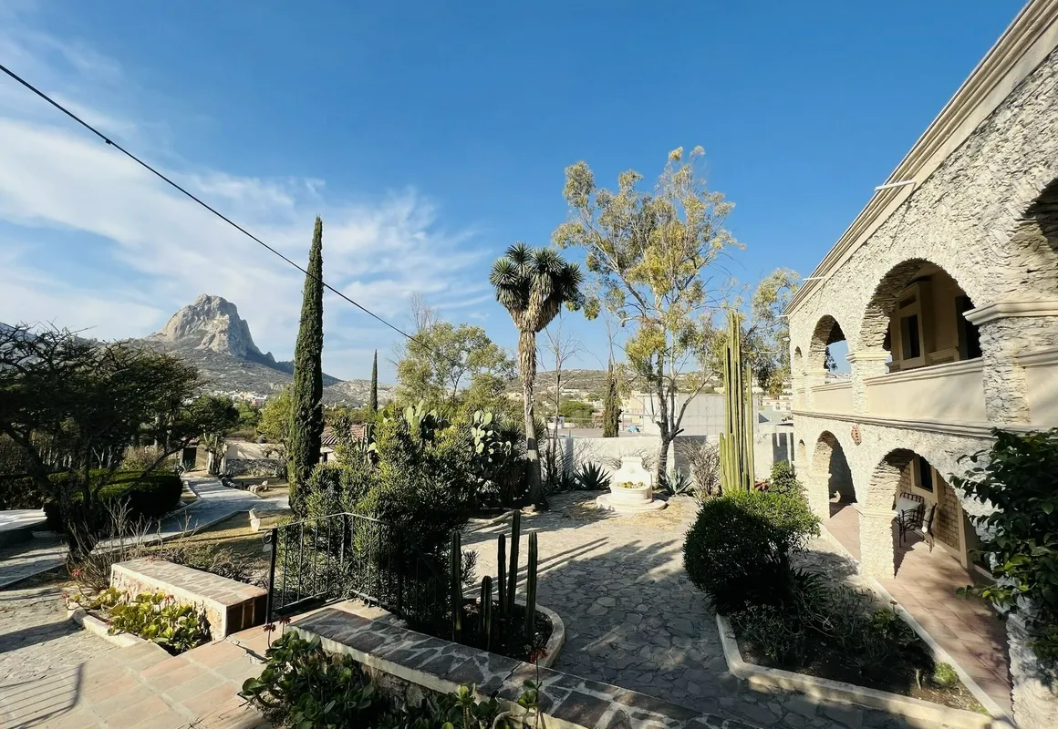 Hotel Parador Vernal hotel hero