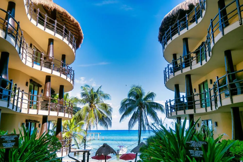 El Taj Oceanfront & Beachside Condo Hotel hotel hero