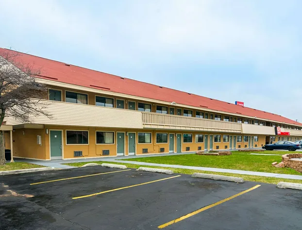 Econo Lodge South Holland - Chicago Southland hotel detail image 1