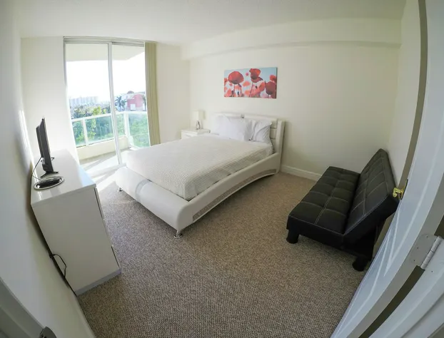 Intracostal Sunny Isles hotel detail image 3