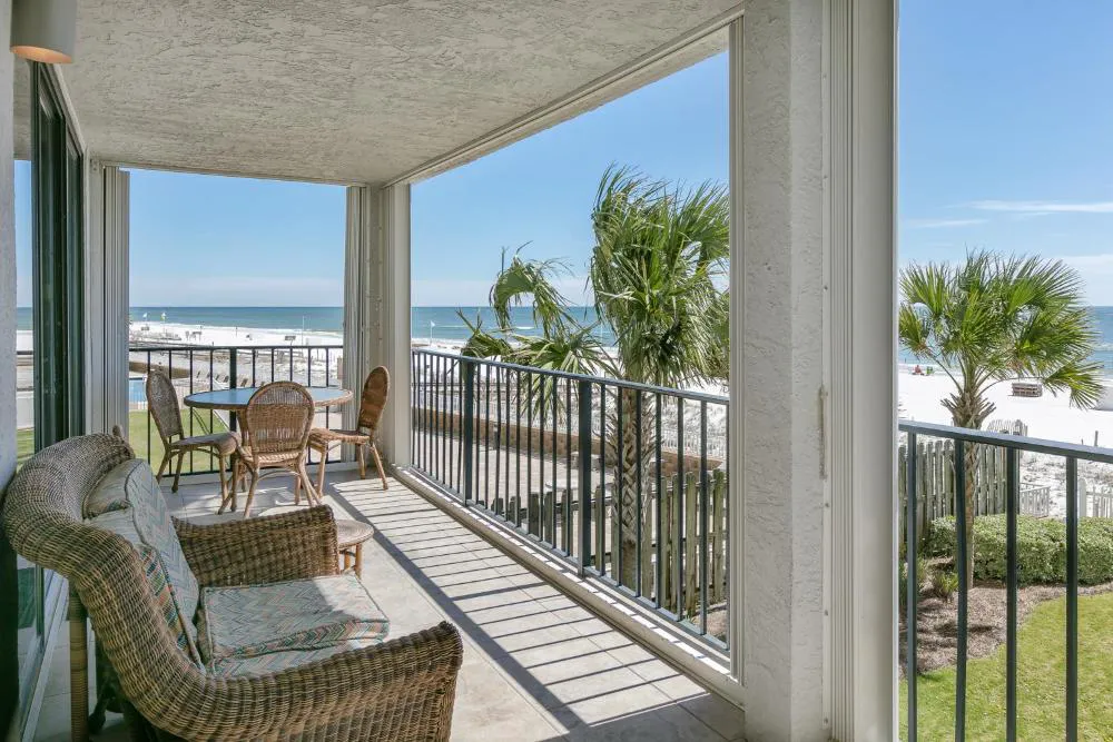 Romar Tower hotel hero