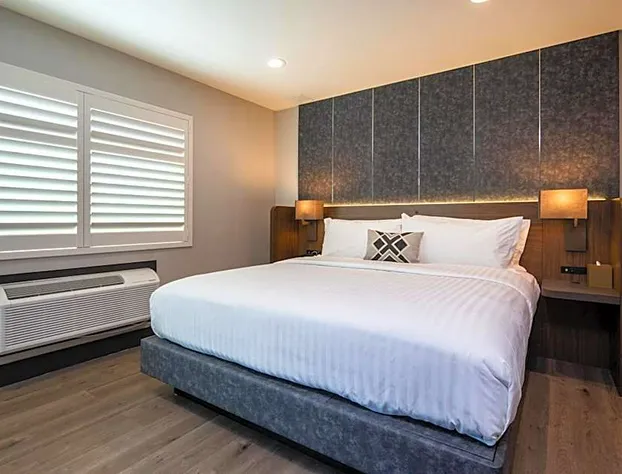 Golden Bear Inn hotel detail image 2