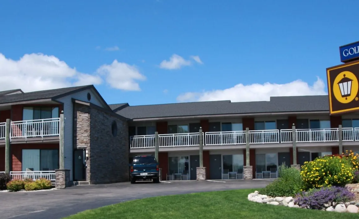 St. Ignace Budget Host Inn hotel hero