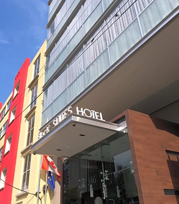 Hotel Block Suites hotel hero