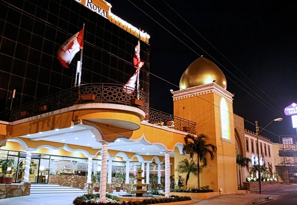 Grand Royal Tampico hotel hero