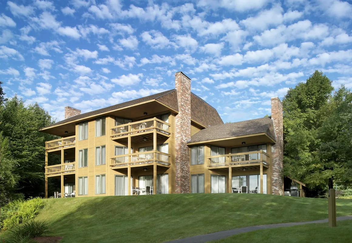 The Summit Resort hotel hero